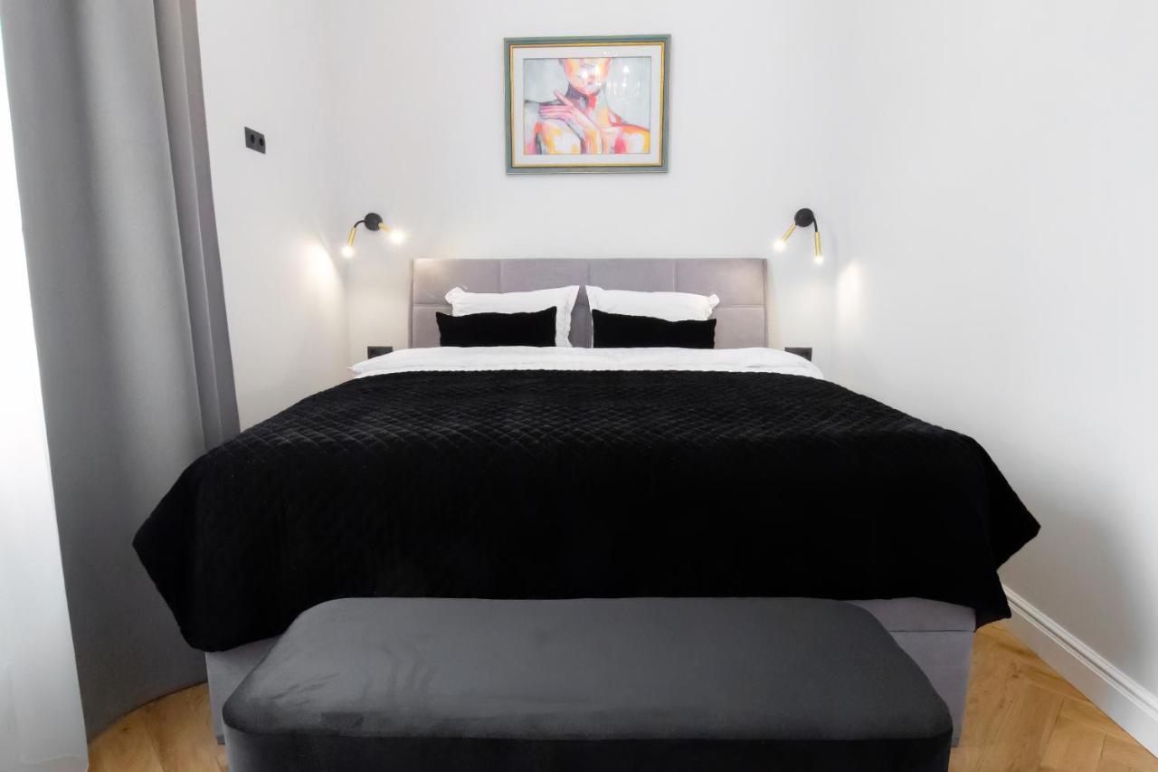 Seveneleven Apartments แชร์นิฟซี ภายนอก รูปภาพ