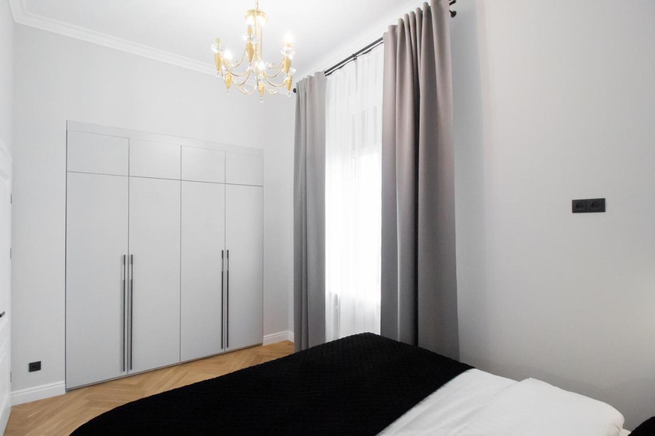 Seveneleven Apartments แชร์นิฟซี ภายนอก รูปภาพ