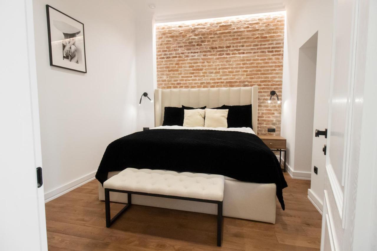 Seveneleven Apartments แชร์นิฟซี ภายนอก รูปภาพ