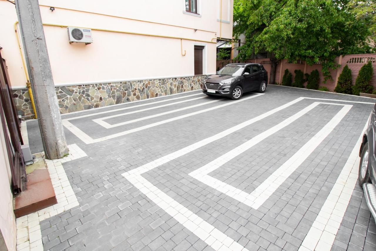 Seveneleven Apartments แชร์นิฟซี ภายนอก รูปภาพ
