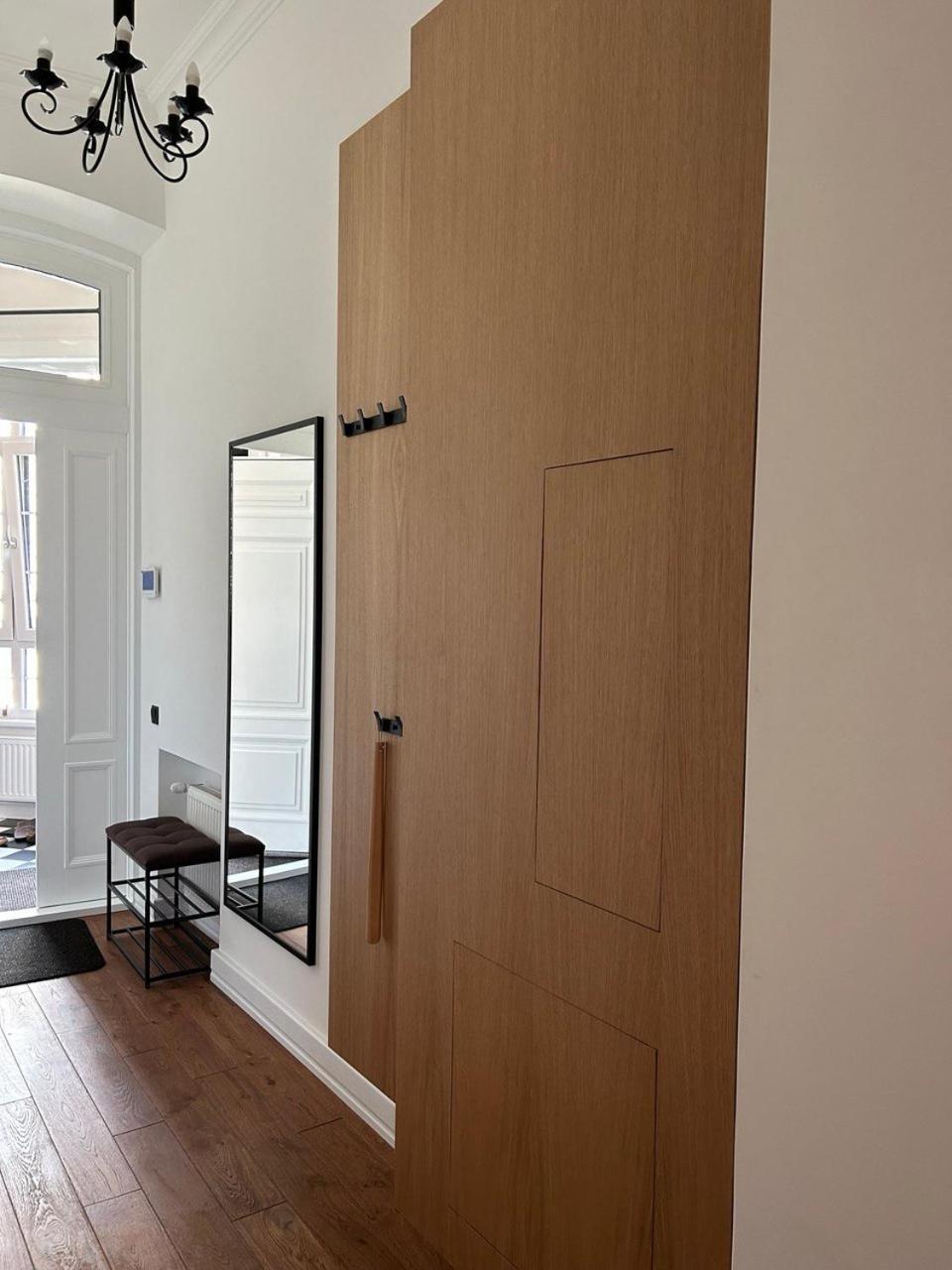 Seveneleven Apartments แชร์นิฟซี ภายนอก รูปภาพ
