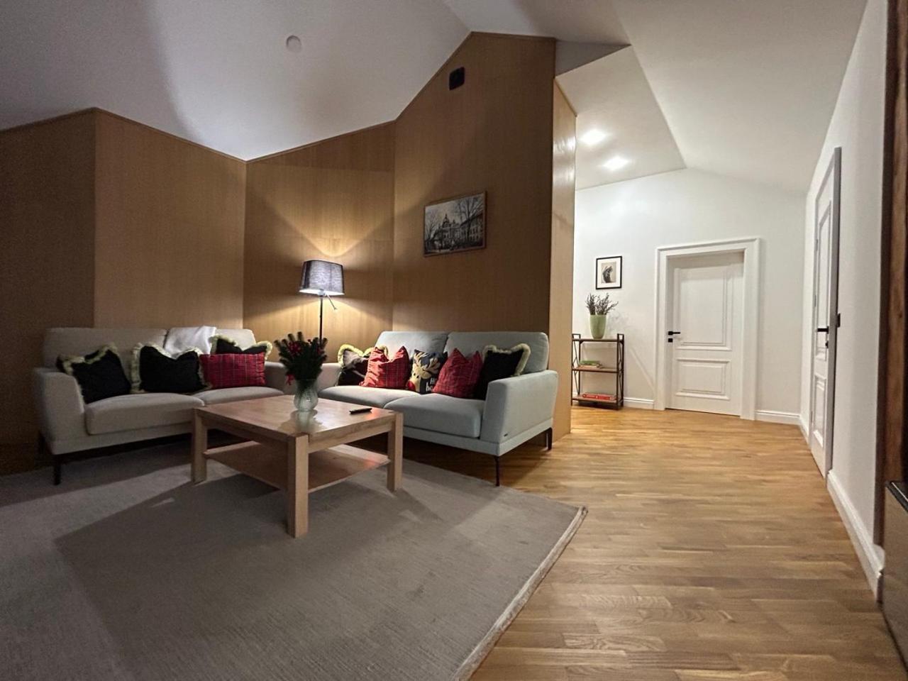 Seveneleven Apartments แชร์นิฟซี ภายนอก รูปภาพ